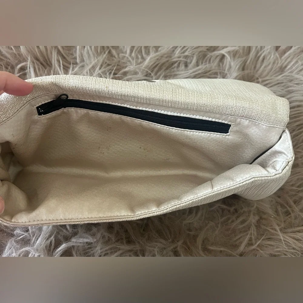 1154 Lill Studio Cream Clutch with Silver Detail